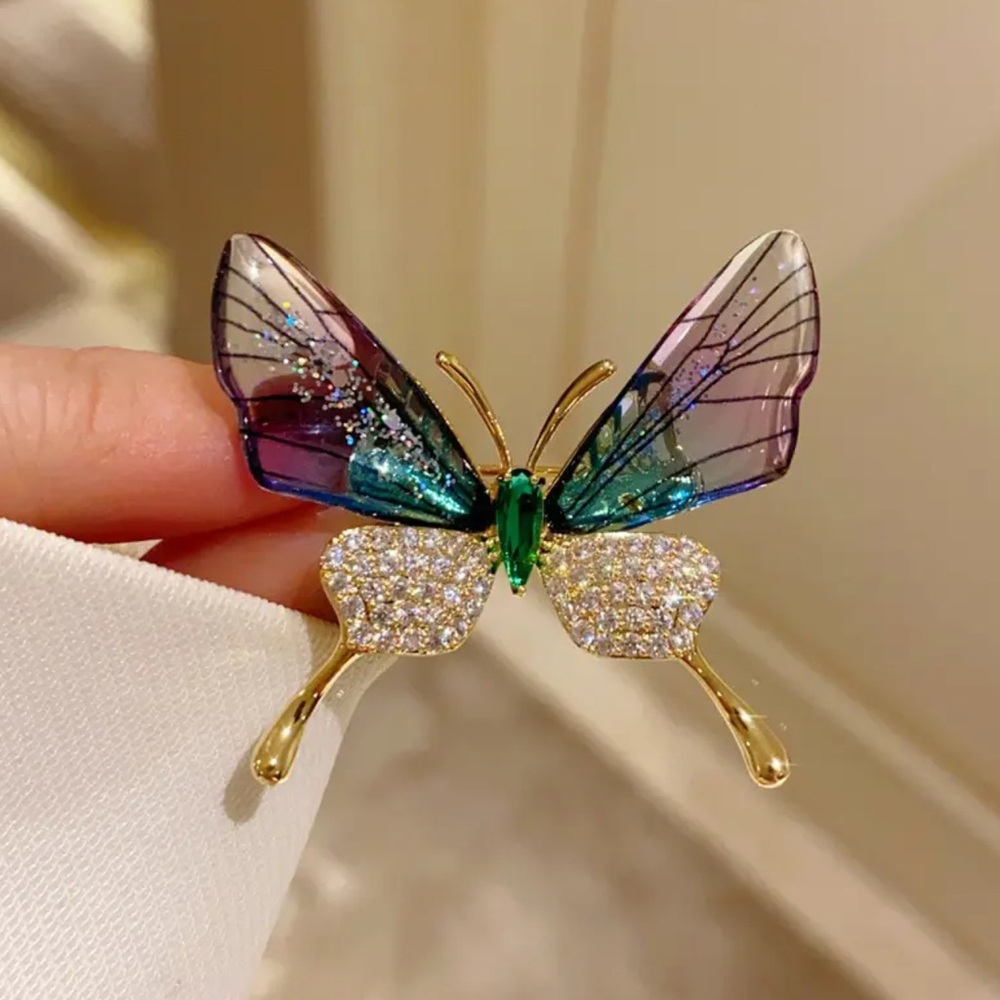 NWOT - Elegant Butterfly Brooch with Rhinestone Accents